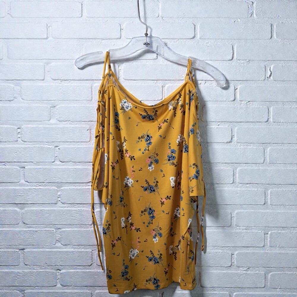 Hayden Los Angeles Lace Up Sleeve Top Size Small NWT
